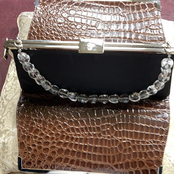 Tallula Tate Reversible Handbag - Picture 3 of 5